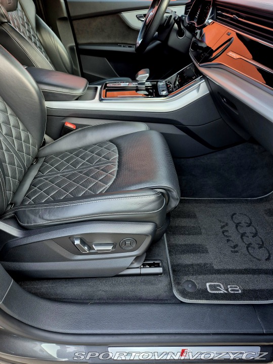 Audi Ostatní modely Q8 55 TFSI 2021