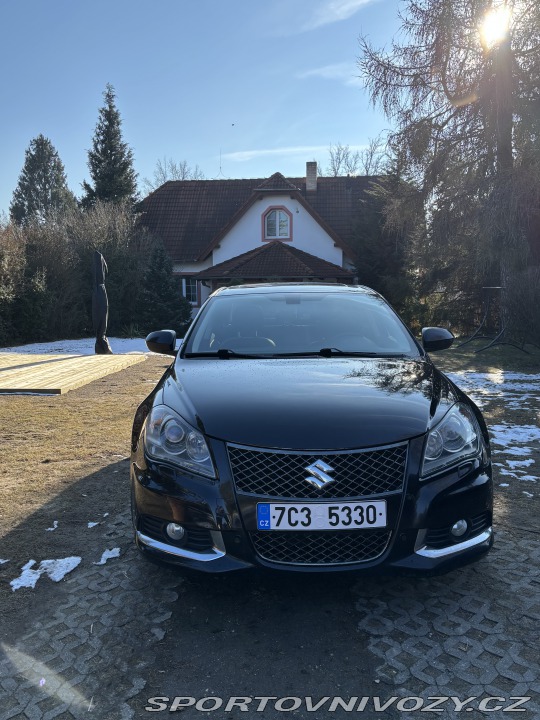 Suzuki Ostatní modely Kizashi 2010