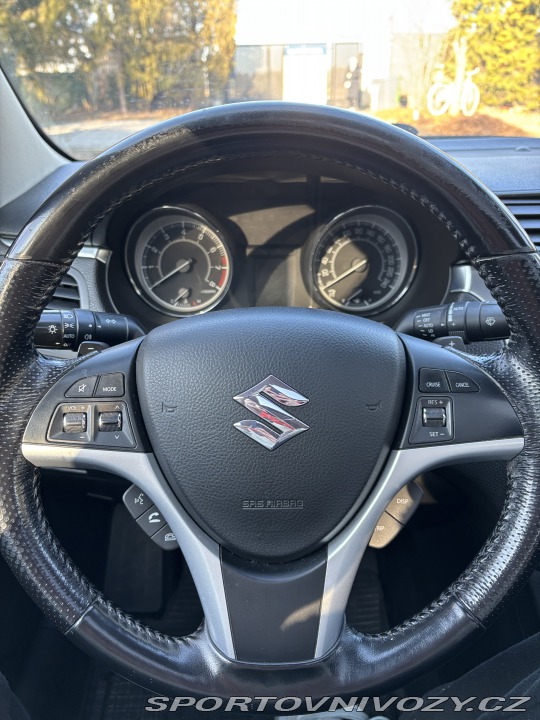 Suzuki Ostatní modely Kizashi 2010