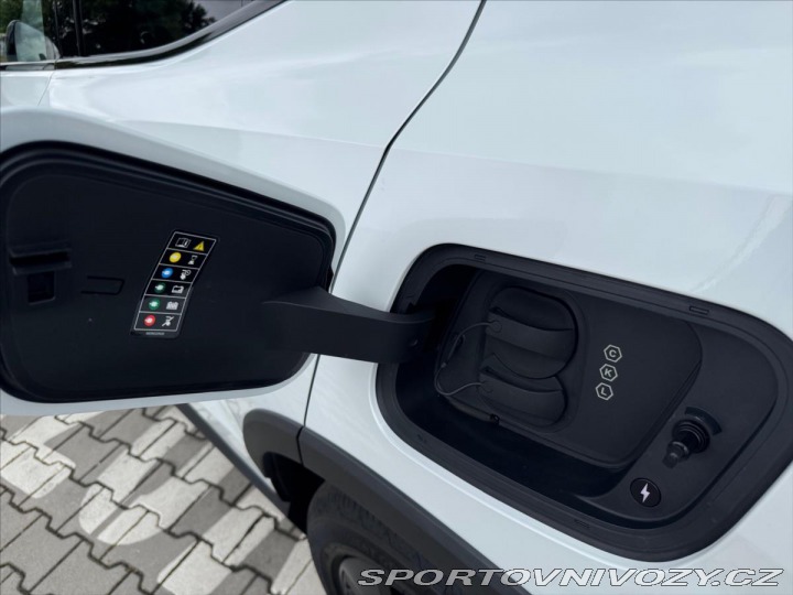 Volvo EX30 CC Twin Mot Perf Ultra 02 2025