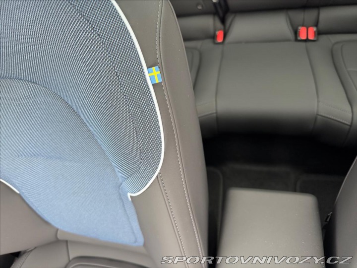 Volvo EX30 CC Twin Mot Perf Ultra 02 2025