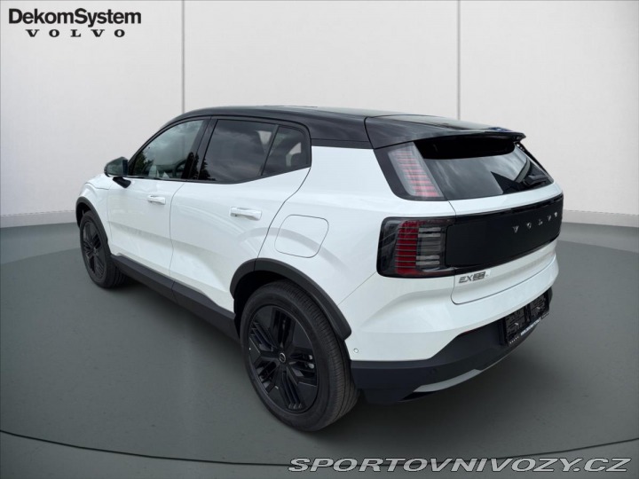 Volvo EX30 CC Twin Mot Perf Ultra 02 2025