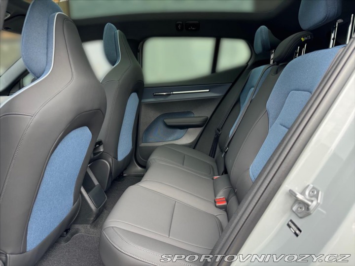 Volvo Ostatní modely EX30 Cross Country Twin 0073 2025