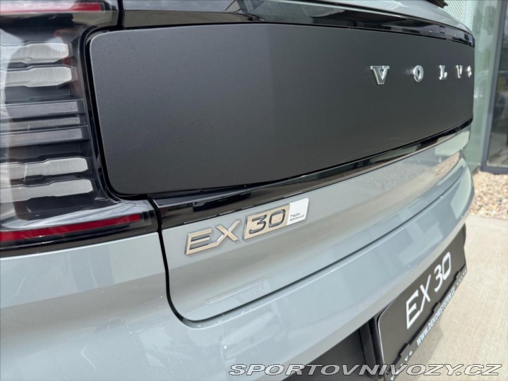 Volvo Ostatní modely EX30 Cross Country Twin 0073 2025