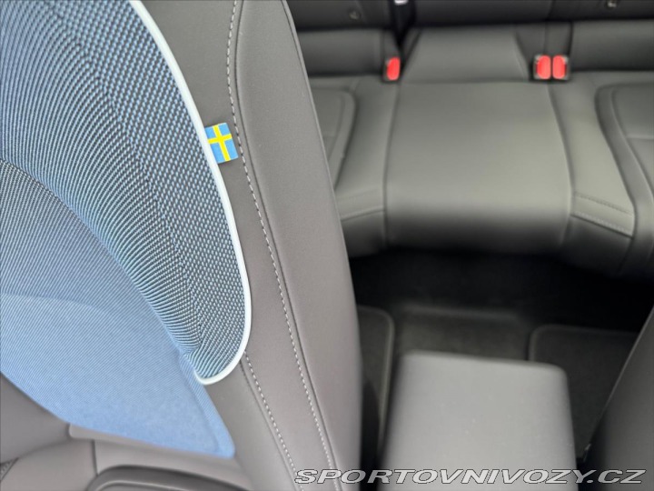 Volvo EX30 Cross Country Twin 0073 2025