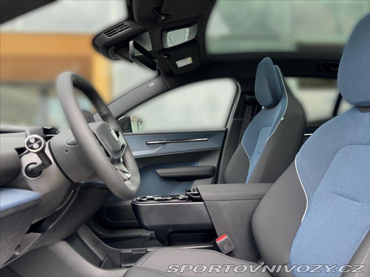 Volvo EX30 Cross Country Twin 0073 2025