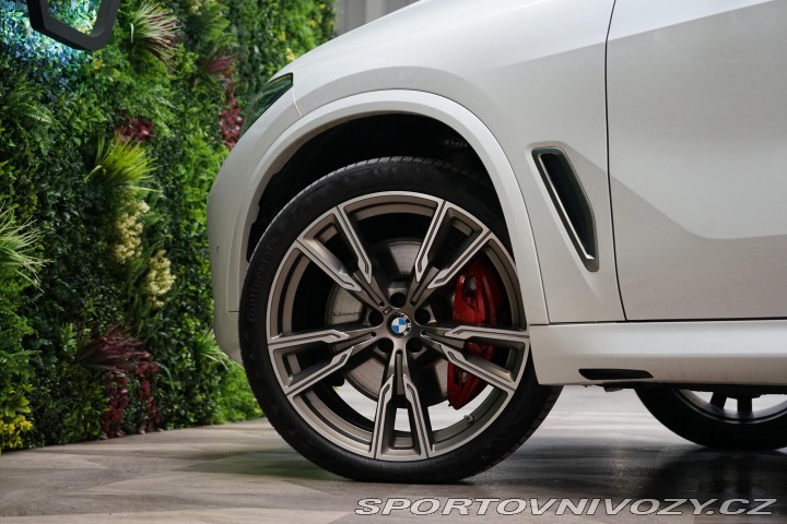BMW X5 M50i 390kW H/K Tažné Záru 2021