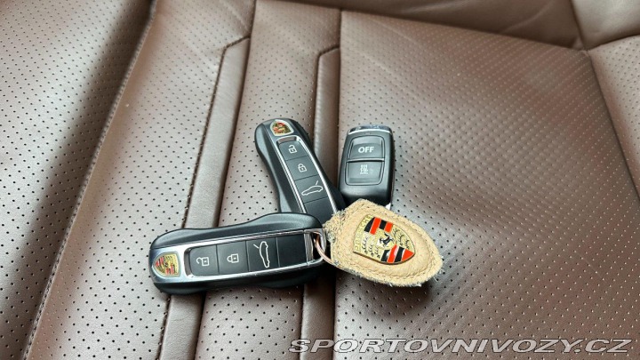 Porsche Panamera 4.0 V8*338kW*GTS*Výbava*D 2019