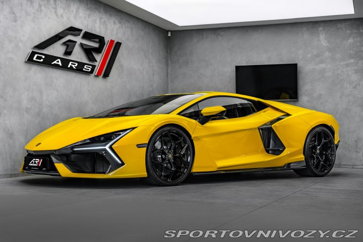 Lamborghini Revuelto  2024
