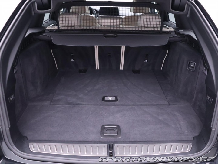 BMW 5 3,0 530d xDrive AT Tourin 2021