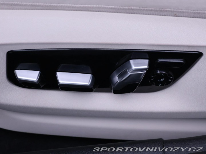 BMW 5 3,0 530d xDrive AT Tourin 2021