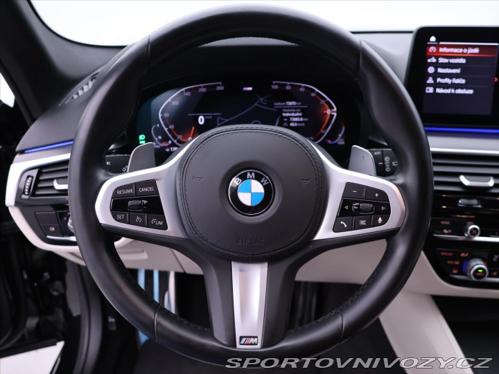 BMW 5 3,0 530d xDrive AT Tourin 2021