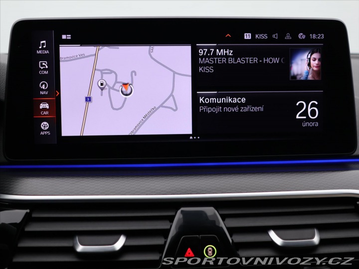 BMW 5 3,0 530d xDrive AT Tourin 2021