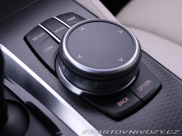 BMW 5 3,0 530d xDrive AT Tourin 2021