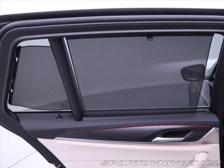 BMW 5 3,0 530d xDrive AT Tourin 2021