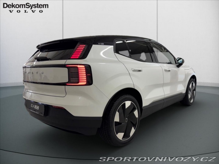 Volvo Ostatní modely EX30 Twin Motor Perf Plus 1414 2025