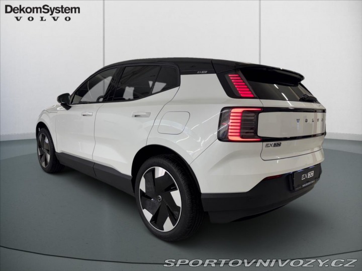 Volvo Ostatní modely EX30 Twin Motor Perf Plus 1414 2025