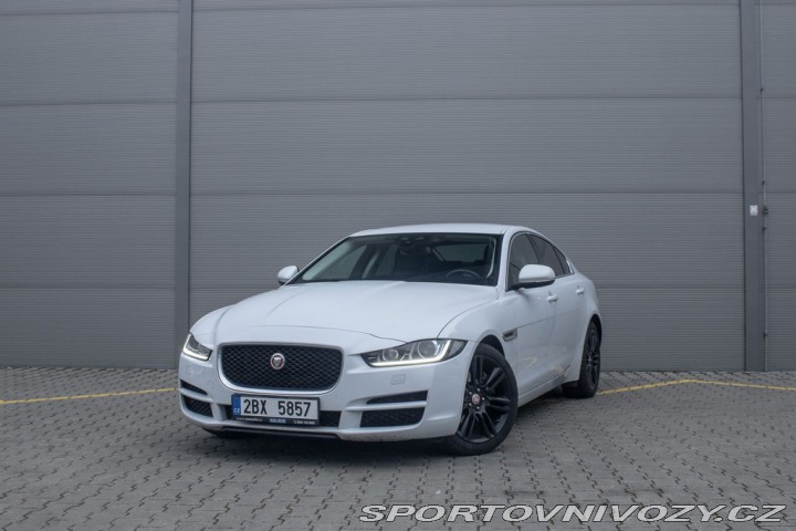 Jaguar XE Akontace od 0% 2015