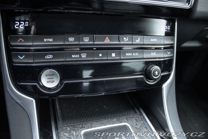 Jaguar XE Akontace od 0% 2015