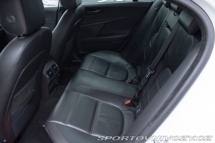 Jaguar XE Akontace od 0% 2015