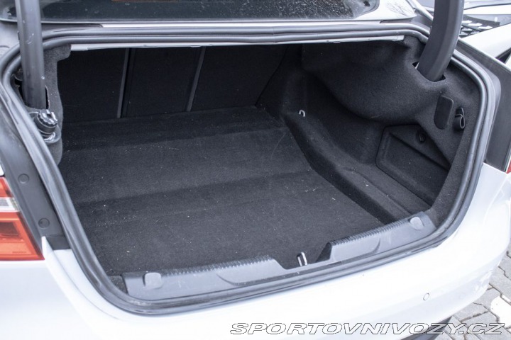 Jaguar XE Akontace od 0% 2015