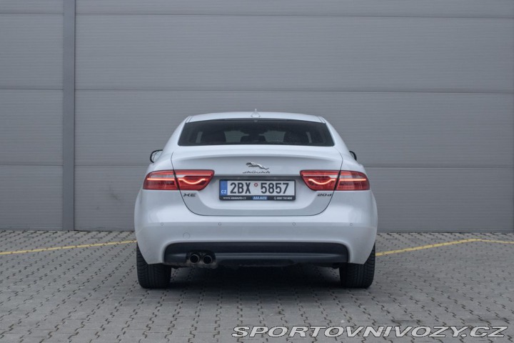 Jaguar XE Akontace od 0% 2015