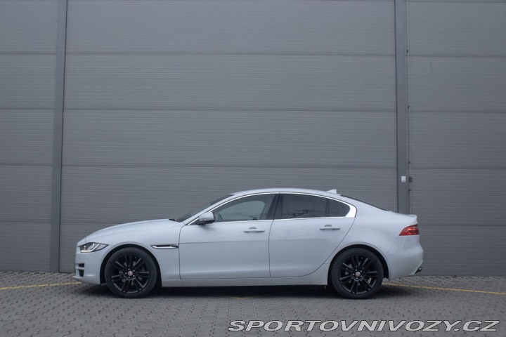 Jaguar XE Akontace od 0% 2015