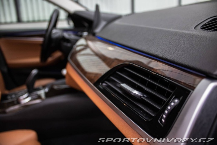 BMW 5 540i xDrive A/T 2017