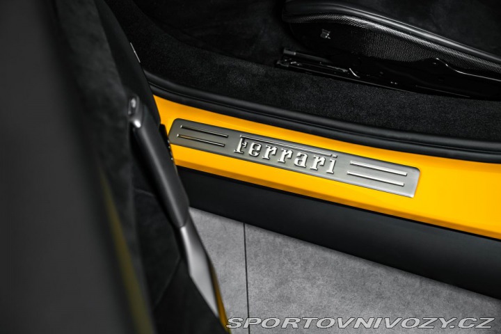 Ferrari 296 GTB Lift*JBL*Karbon sedad 2024