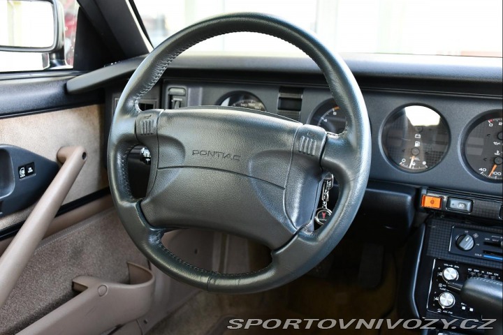 Pontiac Firebird 5.7L V8 24tis.KM ČR 1992
