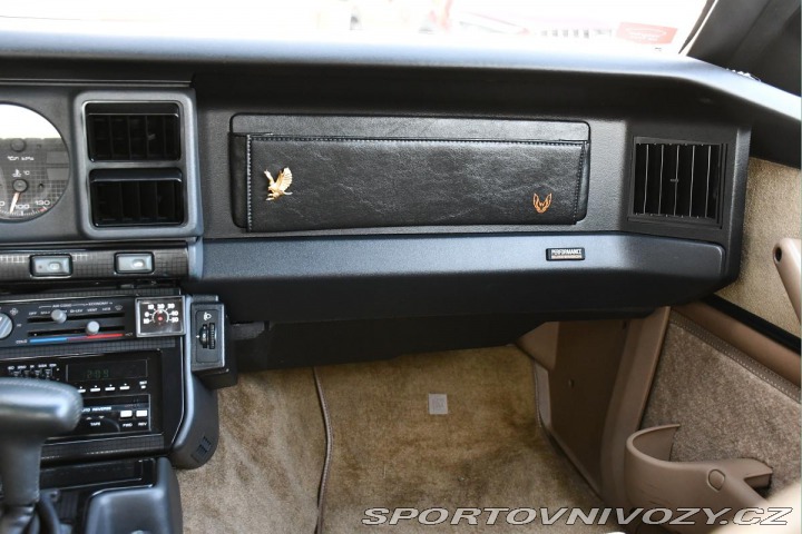 Pontiac Firebird 5.7L V8 24tis.KM ČR 1992