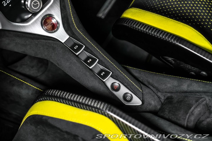 McLaren 750S Coupe 2024