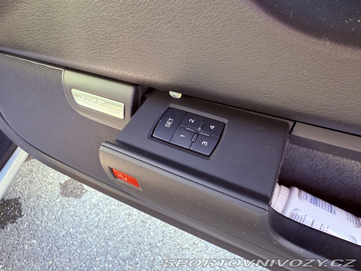 Audi S8 4.2MPi V8 246kW Quattro 2003