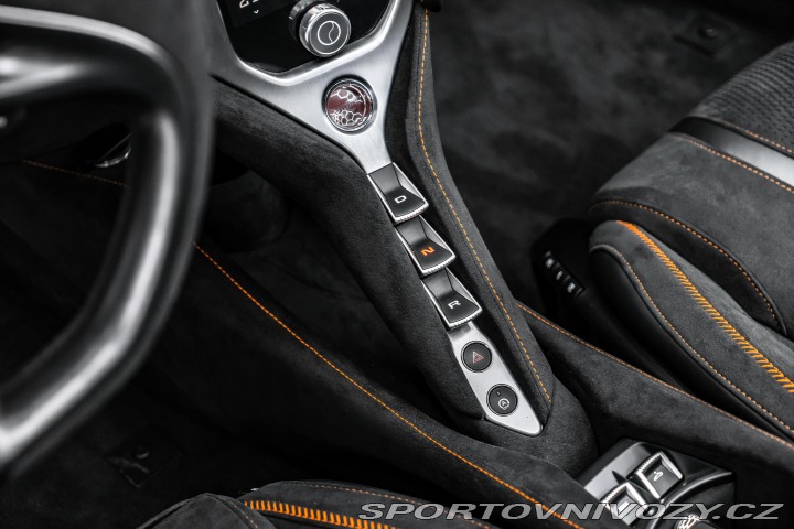 McLaren 750S Spider B&W/360°/CARBO 2025