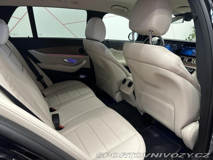 Mercedes-Benz E E300e*LED*TAŽNÉ*DIGI COCK 2021