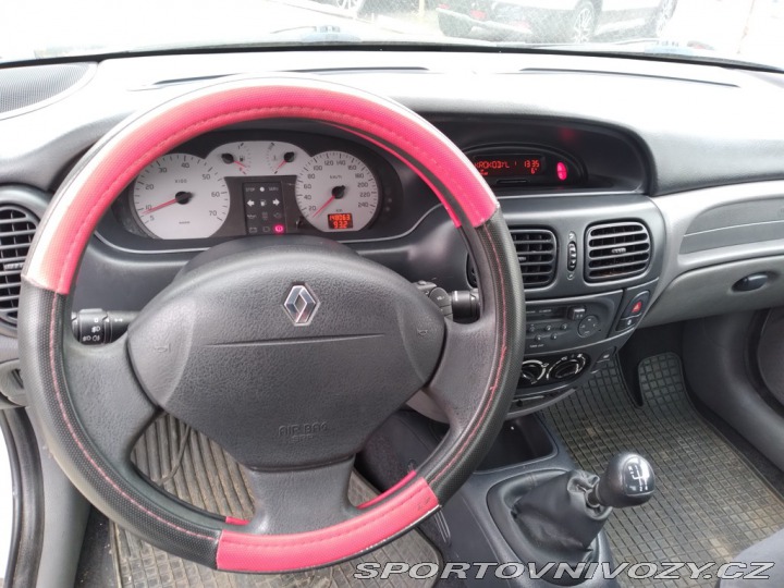 Renault Mégane COUPÉ 1.4 16V AKCE CENA 2001