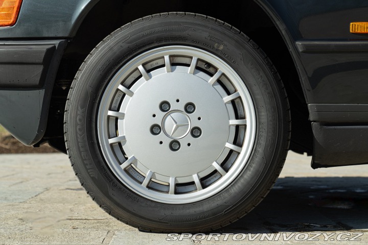 Mercedes-Benz E 190 E 1988