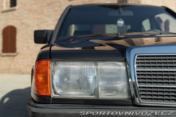Mercedes-Benz E 190 E 1988