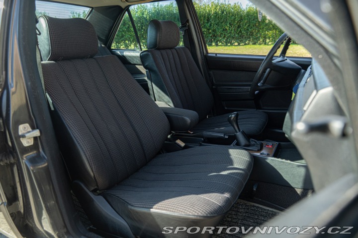 Mercedes-Benz E 190 E 1988