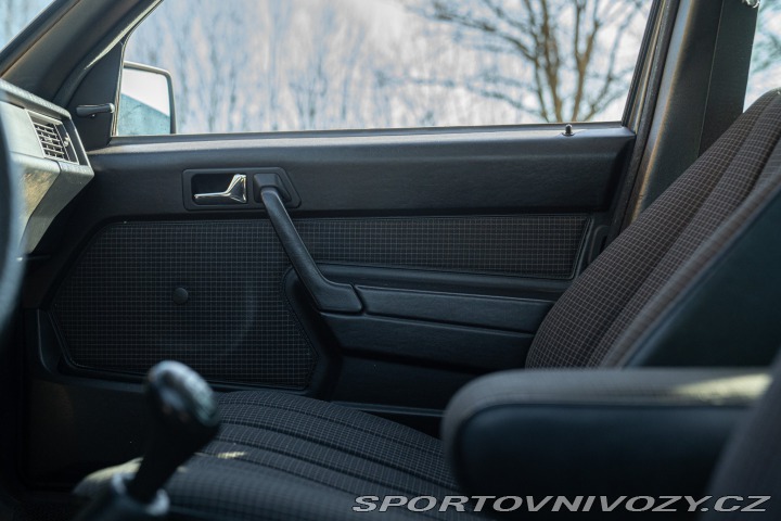 Mercedes-Benz E 190 E 1988