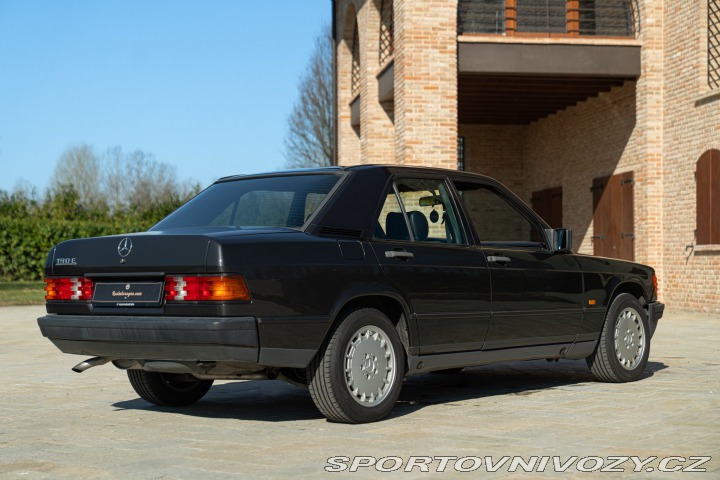 Mercedes-Benz E 190 E 1988