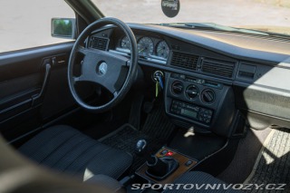 Mercedes-Benz E 190 E 1988