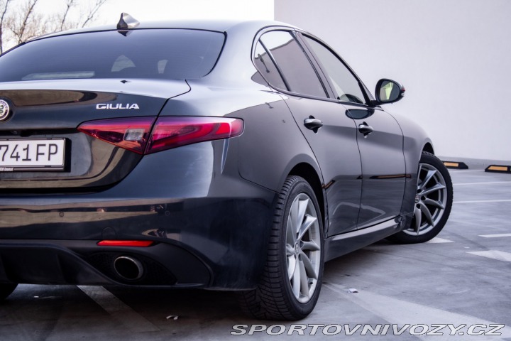 Alfa Romeo Giulia 2.0TBi MultiAir 200k AT 2018