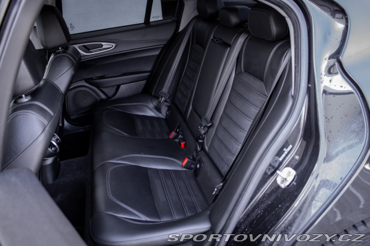 Alfa Romeo Giulia 2.0TBi MultiAir 200k AT 2018