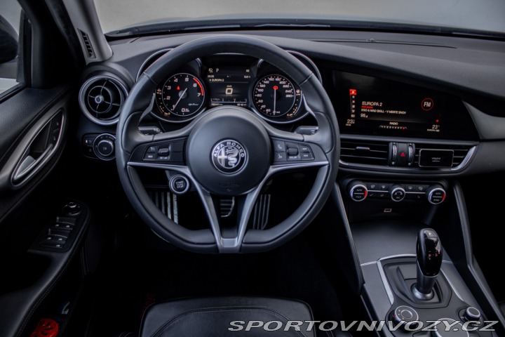 Alfa Romeo Giulia 2.0TBi MultiAir 200k AT 2018