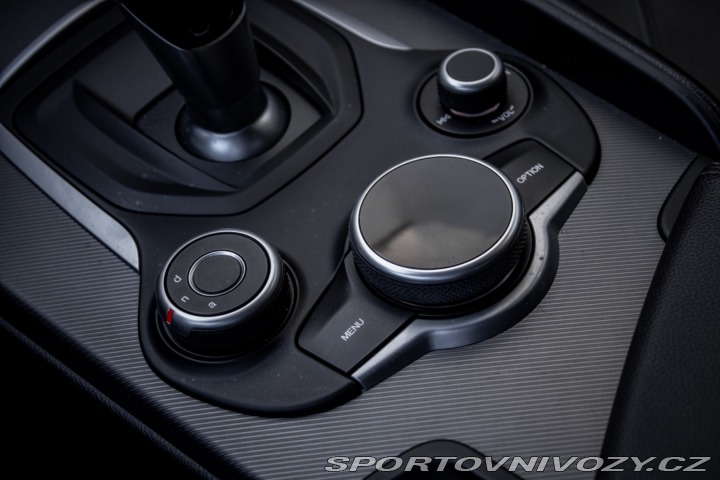 Alfa Romeo Giulia 2.0TBi MultiAir 200k AT 2018