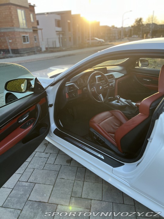 BMW M4 2015