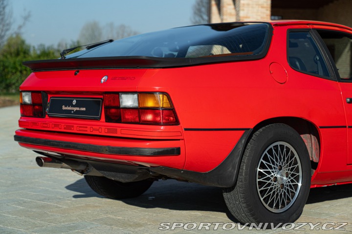 Porsche 924 1983