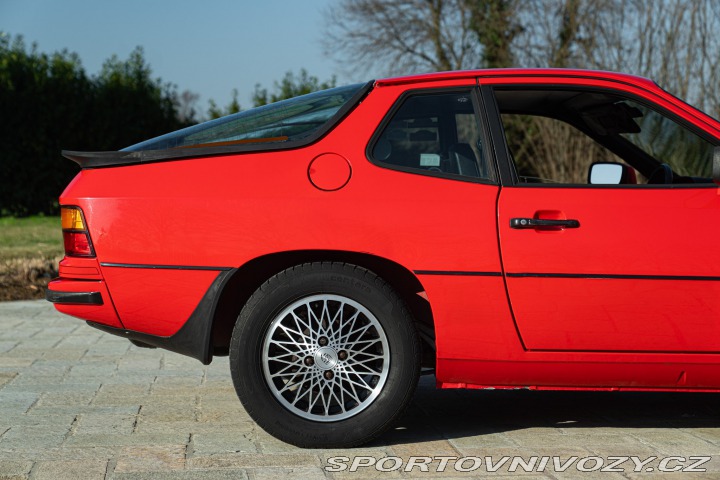 Porsche 924 1983