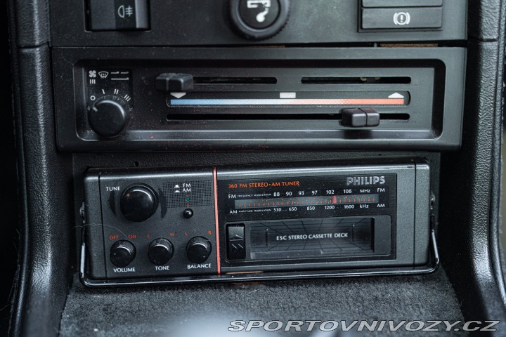 Porsche 924 1983